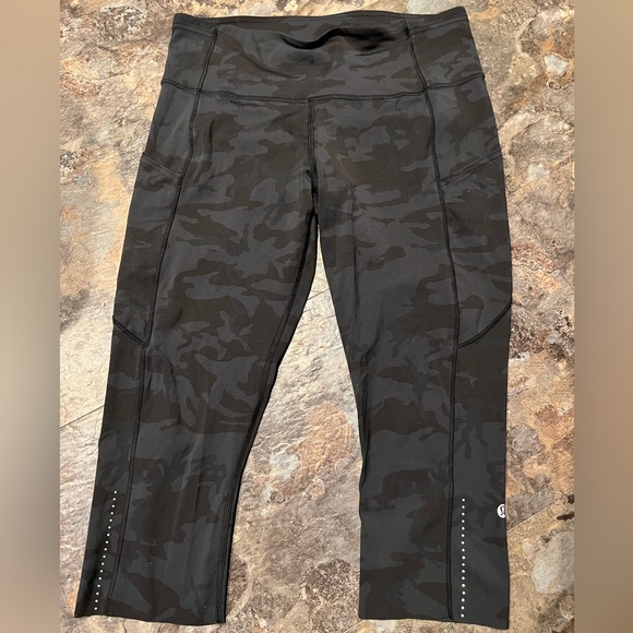 EUC Lululemon fast and free high rise cropped 19” size 10 - Picture 4 of 8